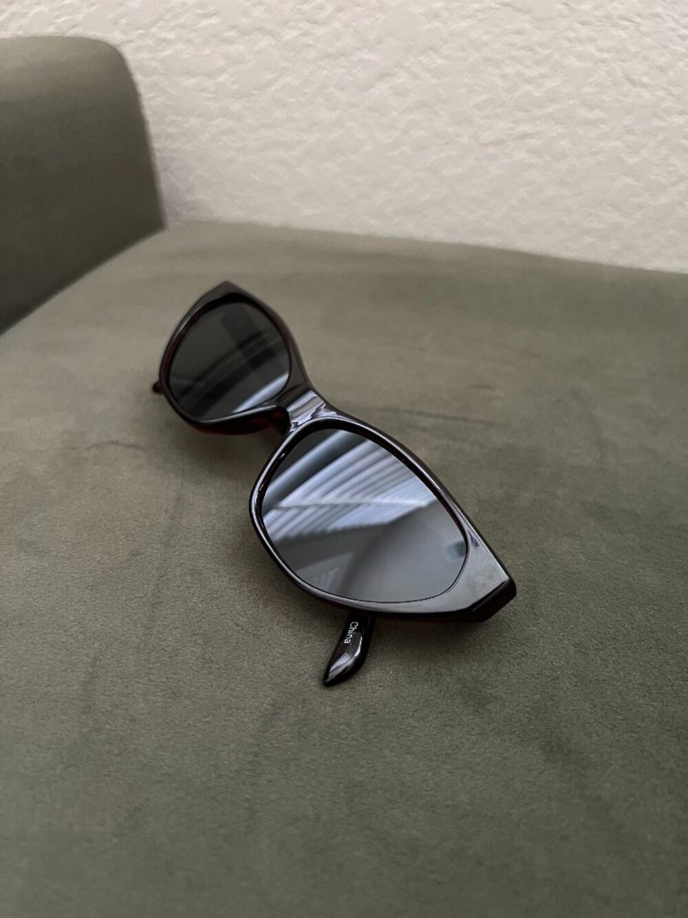 Vintage Y2K Black Cherry Red Oval Cat Eye Sunglasses